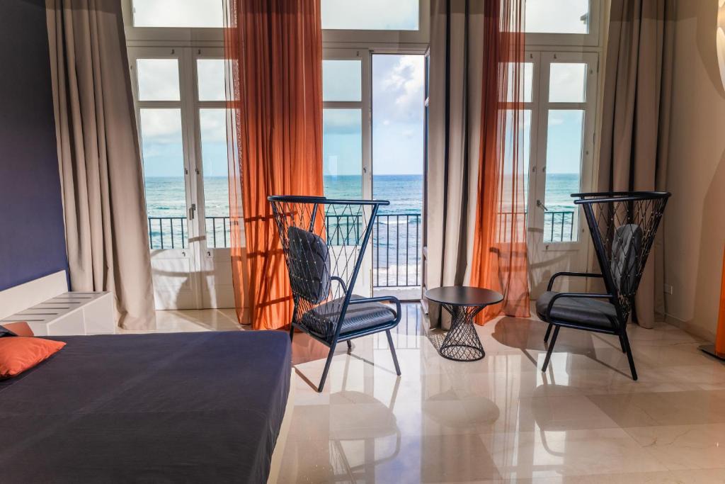 Trapani City Centre Hotel | Central Gallery Rooms- Palazzo D'Ali' Staiti XIX
