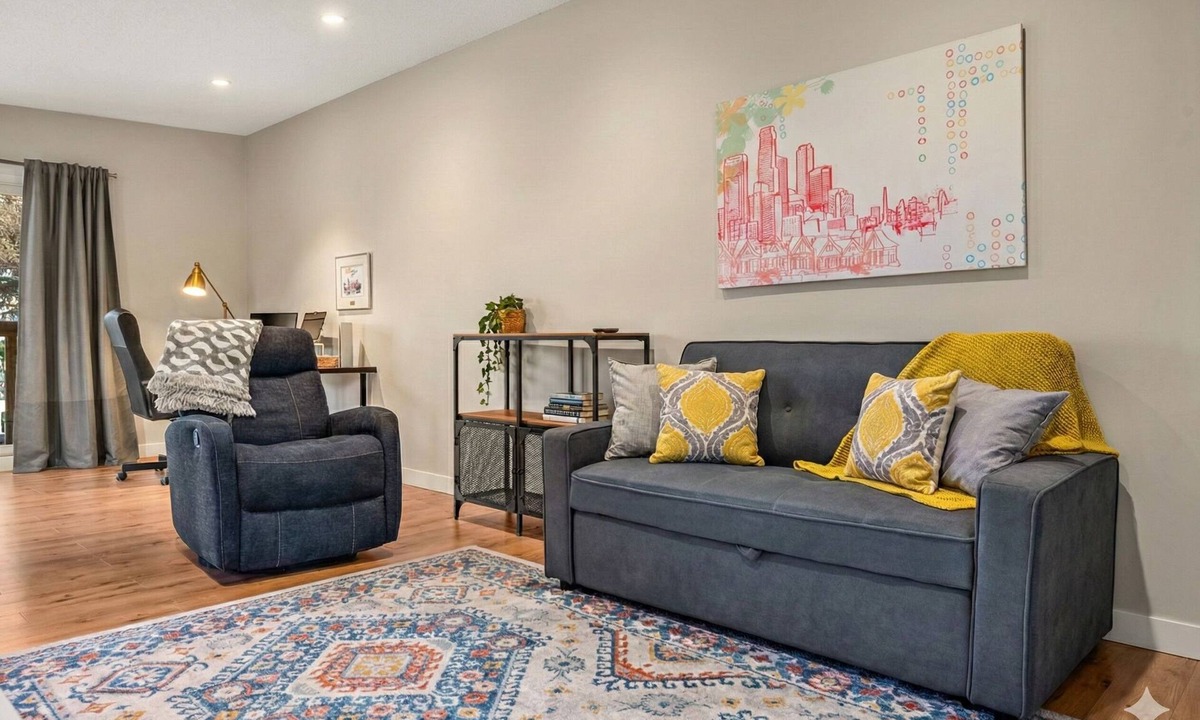 Tuxedo Park Apartment | Central Work & Family-Ready 2BR Suite