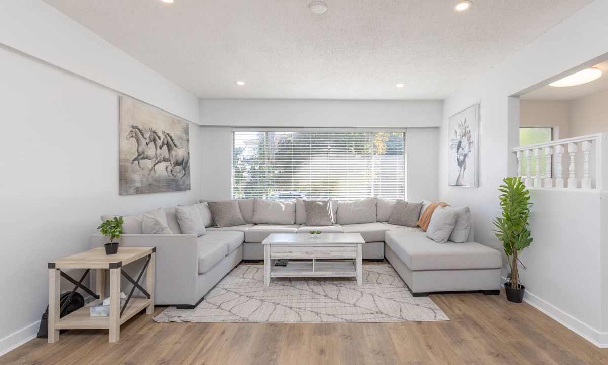 Riley Park House | Centrally located 3 bedroom 2 bathroom close to stores, restaurants and downtown