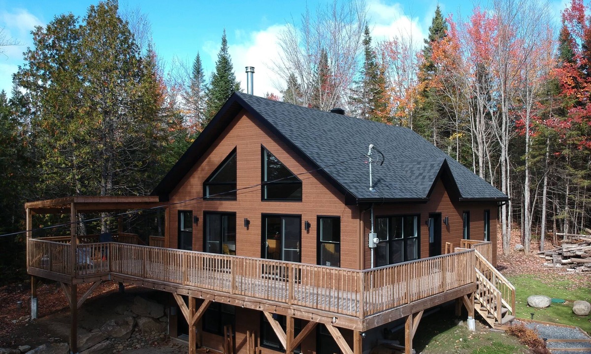 Entrelacs Ski Chalet | Chalet 4BR | Ouareau Forest | Remote Work-Friendly | EV Charger