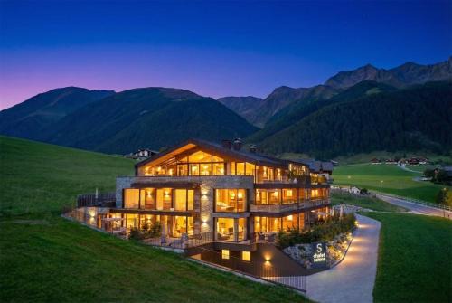 Santa Maddalena Ski Chalet | Chalet SALENA luxury lodge