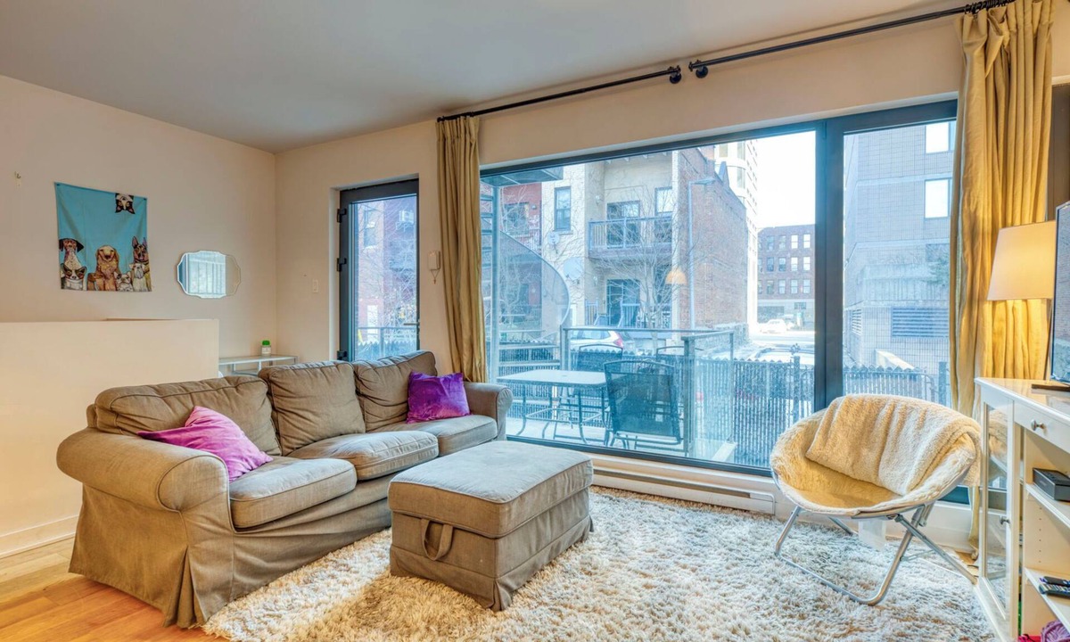 Milton Park Condo | Charming 2-bedroom condo with WiFi, AC in wonderful Montreal