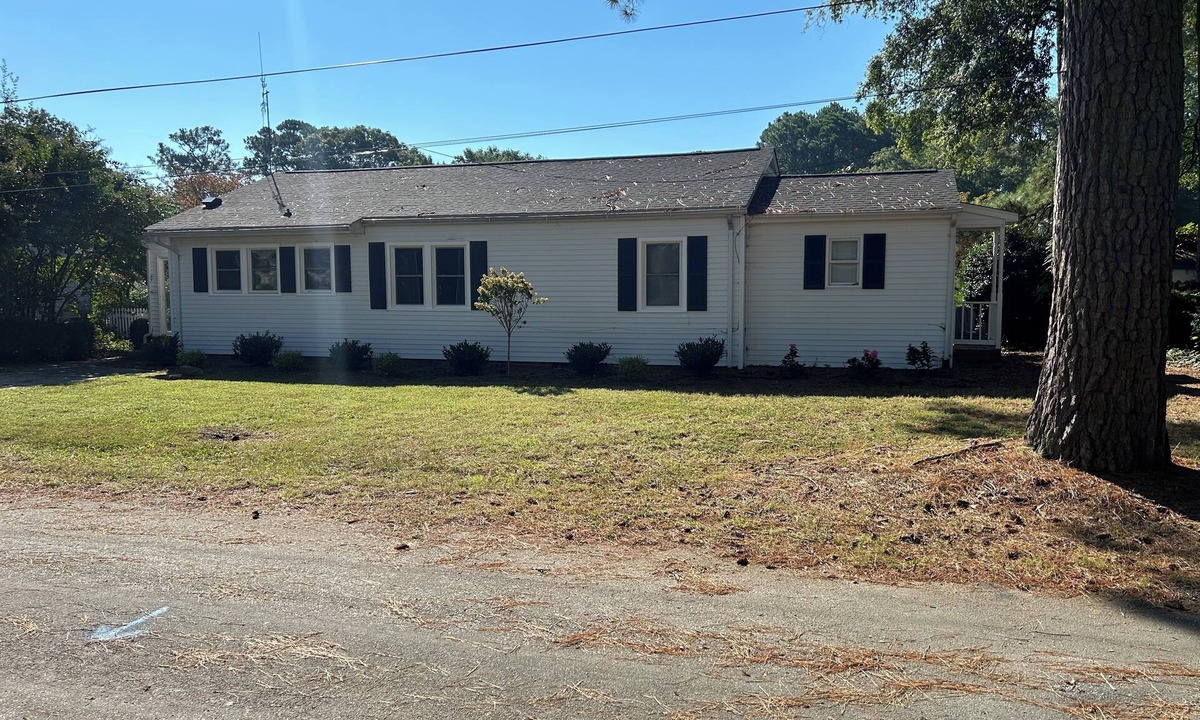 Gloucester Point House | Charming 3-bedroom house with WiFi, AC in fantastic Gloucester Point