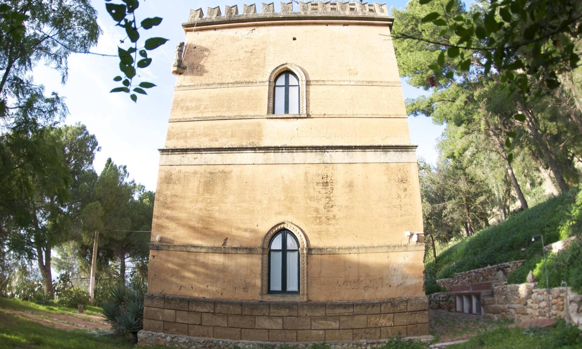 Terrasini Villa | Charming art nouveau villa with stunning views over the Gulf of Castellammare