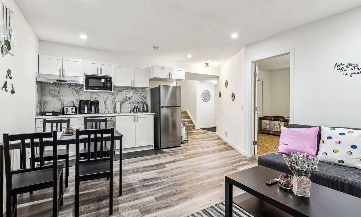 Cranston Cottage | Charming Basement Suite With Parking & Laundry
