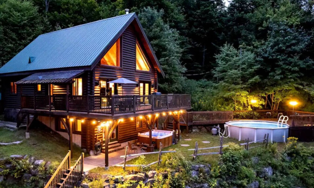 St-Adolphe-d'Howard House | Charming & Action Packed Chalet