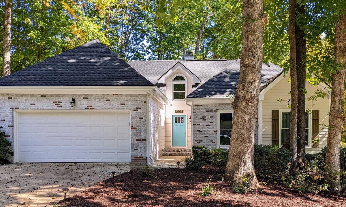 Wake Forest House | Charming Corner Cottage Retreat CLOSE to Pool, Downtown WF, Seminary, & More!