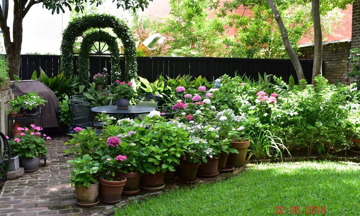 South of Broad Bed & Breakfast | Charming Kitchen House with Beautiful Garden