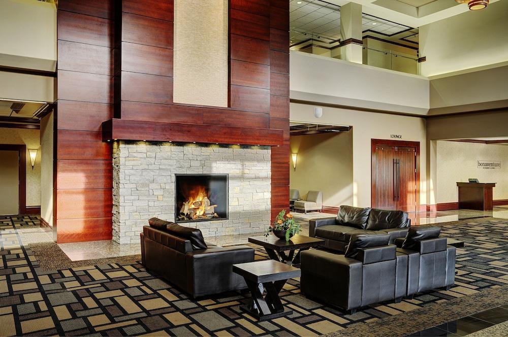 Northwest Edmonton Hotel | Chateau Nova Yellowhead