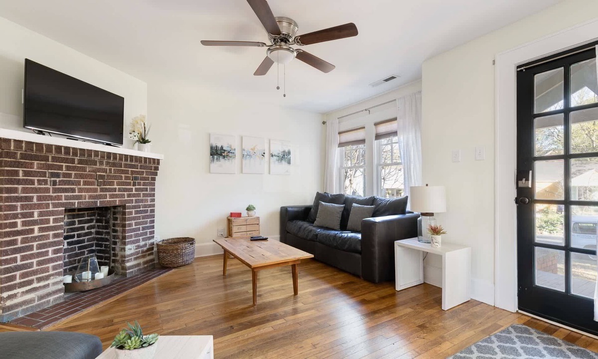 Downtown House | Chic Craftsman, Walk to Downtown
