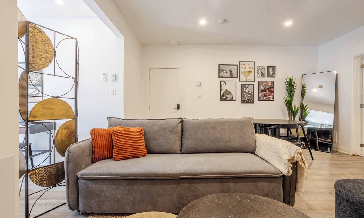 Latin Quarter House | City Comfort – Charming Studio in Ville-Marie