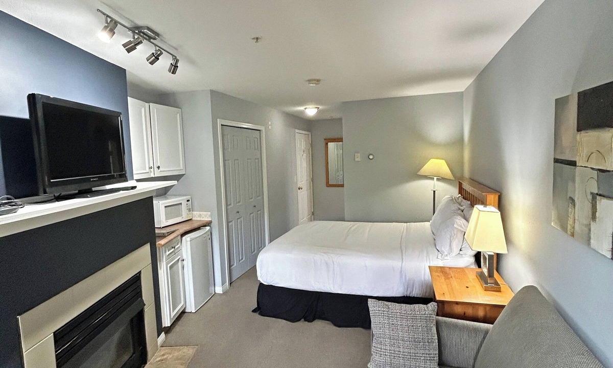 Quail Ridge Apartment | Classic Studio - 212B