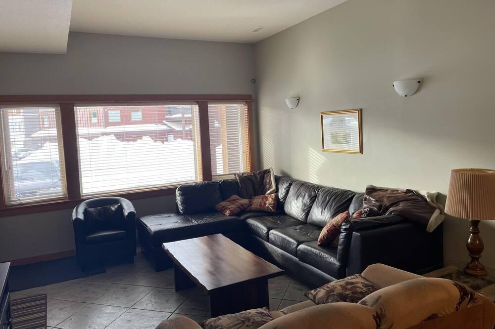 Apex Mountain Cabin | Clearview in lower suite close to village