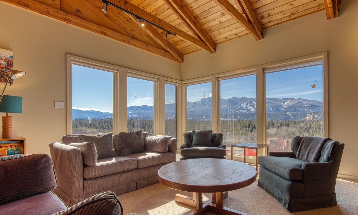 East Kootenay House | Cliff Cabin | Hot Tub | Spectacular Views