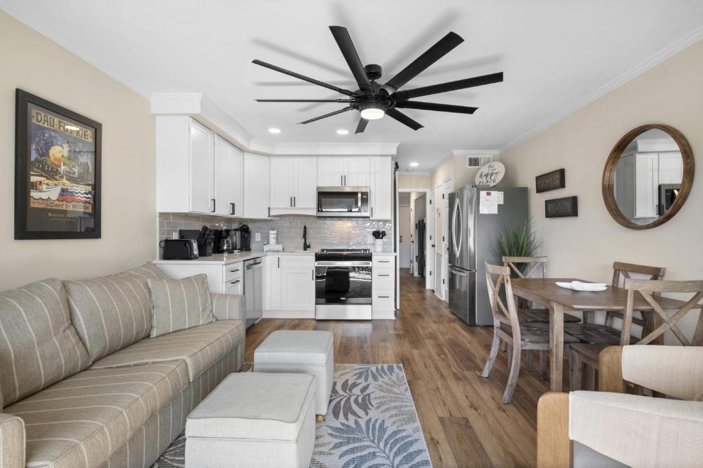 Folly Field Apartment | Coastal Comfort Escape - Beach & Tennis Resort & Beach Access