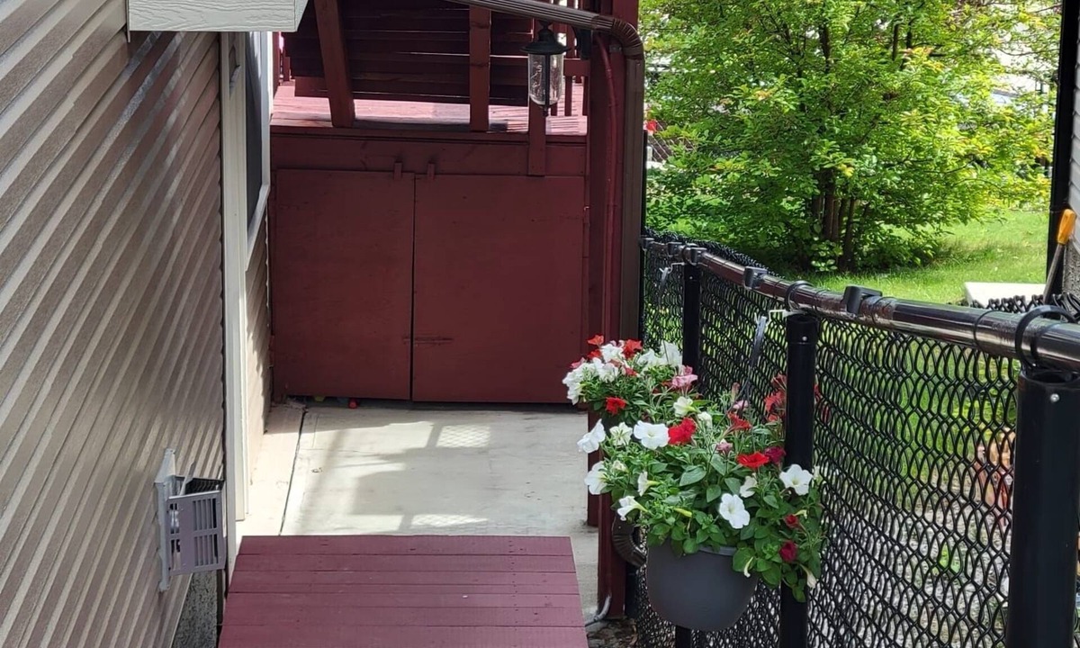 Cochrane Apartment | Cochrane’s Finest!
