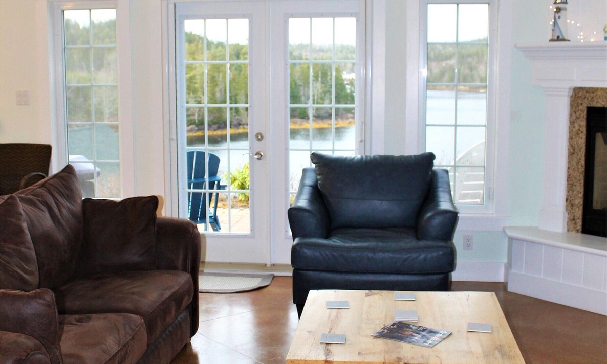 Upper Blandford Cottage | Coffee With A View Of Deep Cove