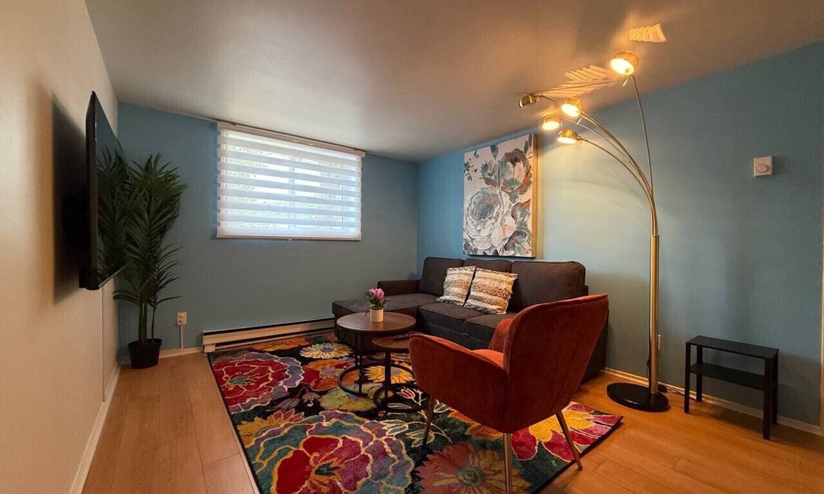 Pierrefonds-Roxboro Apartment | Comfortable 3BR Apt with included a parking spot
