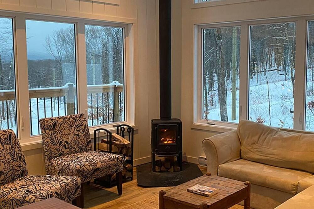 Mont-Laurier Cabin | Comfortable chalet for rent at Baskatong Reservoir - 4-season SPA