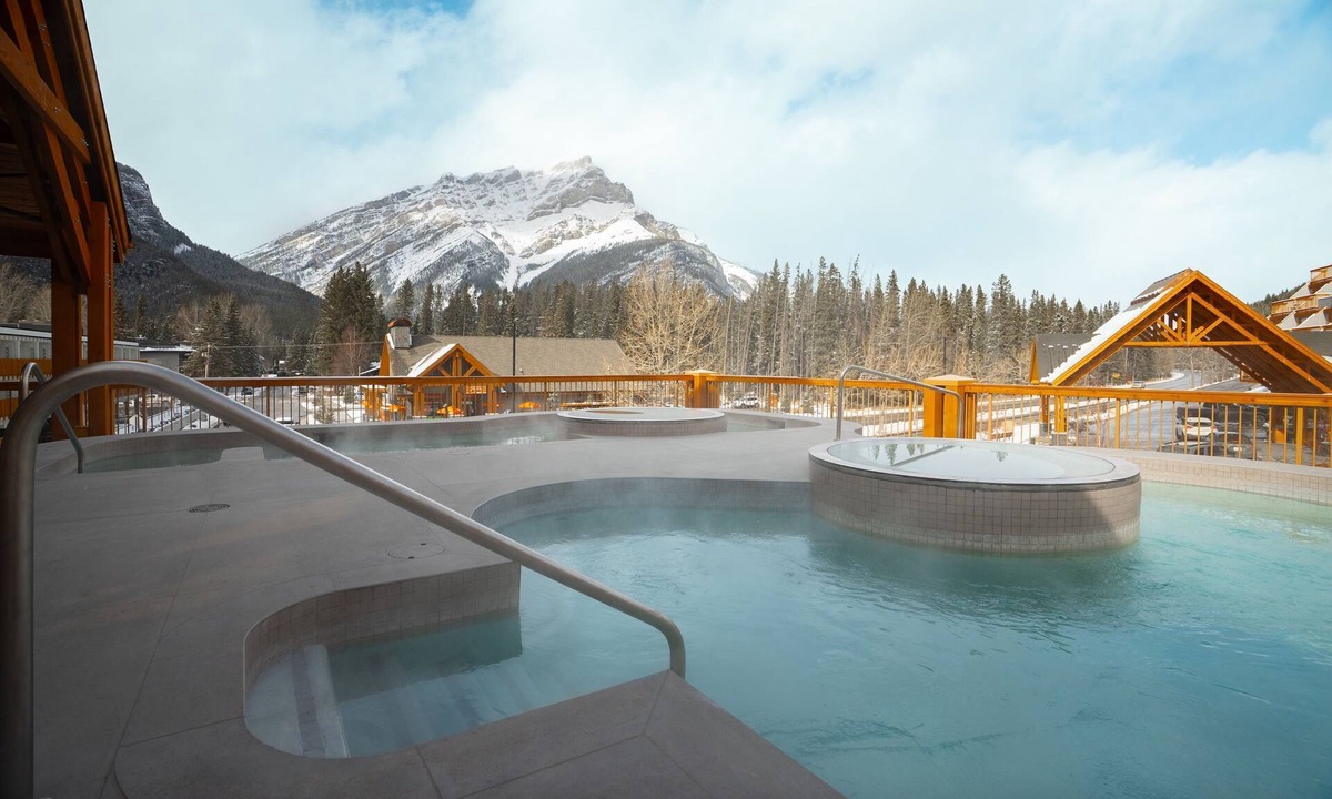 Banff Hotel | Comfortable King Room w/Accessible Amenities