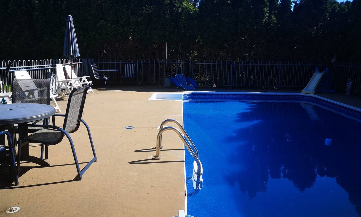 Vernon House | Comfortable rural retreat with space and privacy