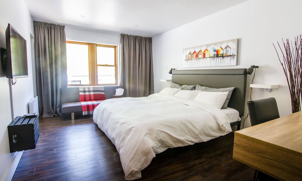 Magog Hotel | Comme Chez Soi Restaurant & Auberge