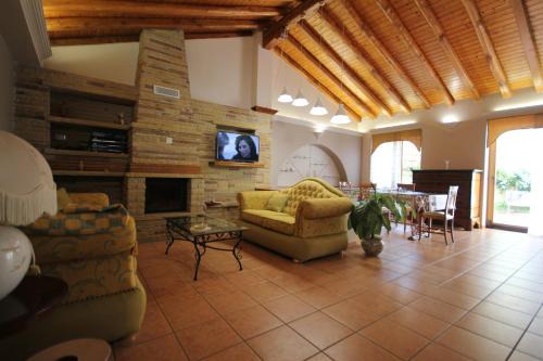 Bronte Apartment | Cortile Aurora Bronte