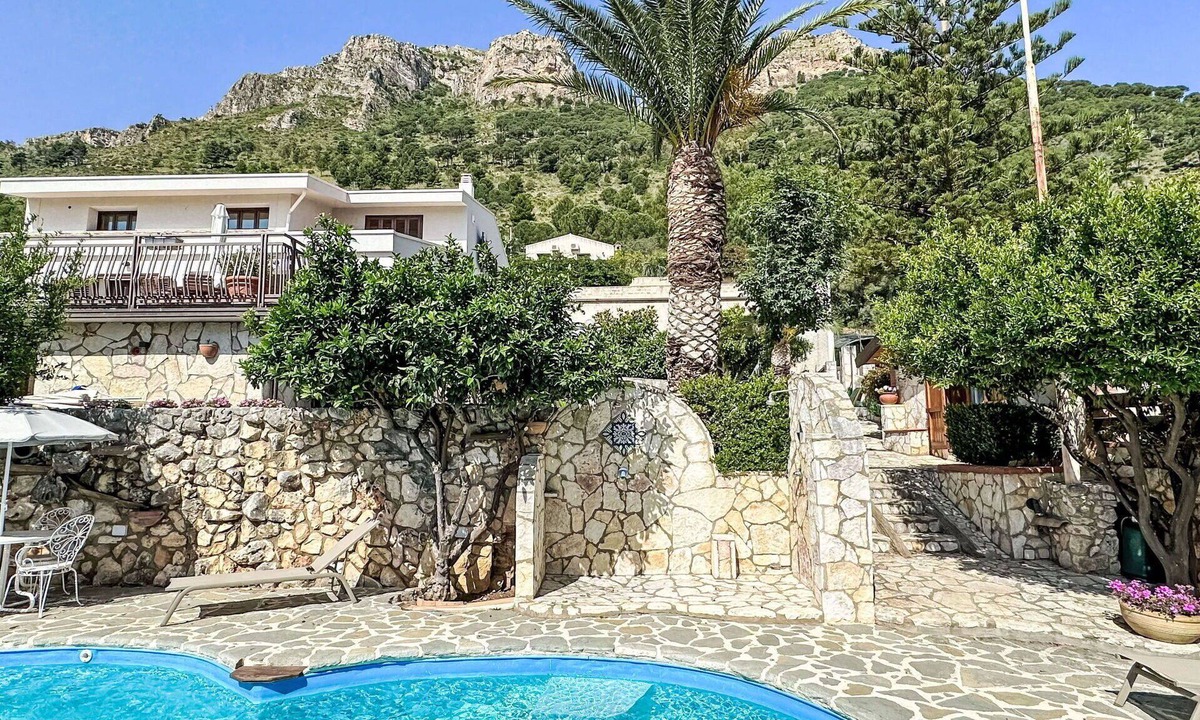 Castellammare del Golfo Apartment | Cosy apartment for 7 people with pool, A/C, WIFI, TV and balcony