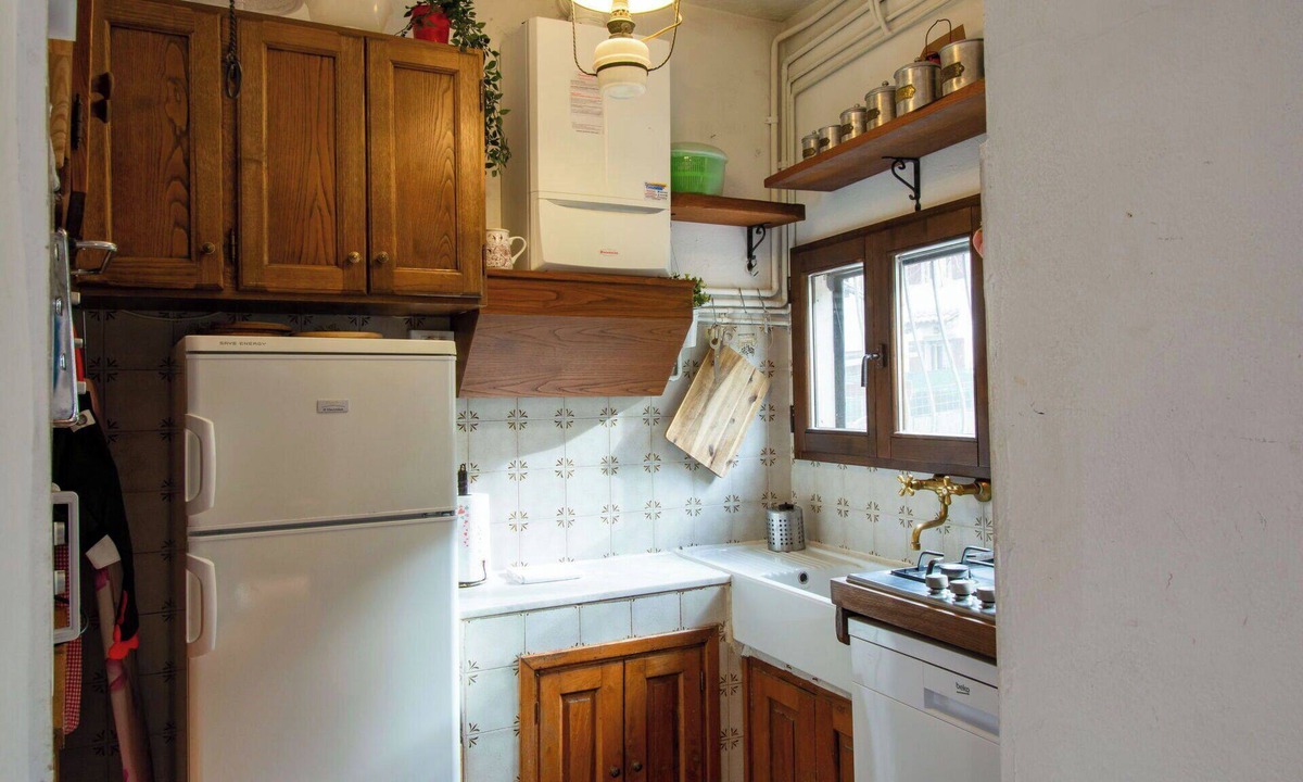 Palazzuolo sul Senio Apartment | Cosy apartment for 8 people with WIFI, hot tub, TV, patio and pets allowed