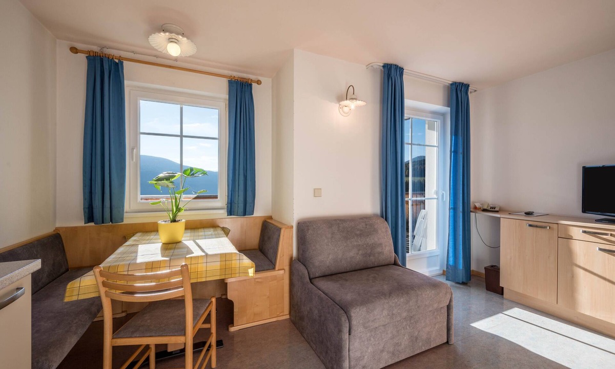 Terento Apartment | Cosy Apartment “Treyer 2 Typ A” with Mountain View, Balcony & Garden