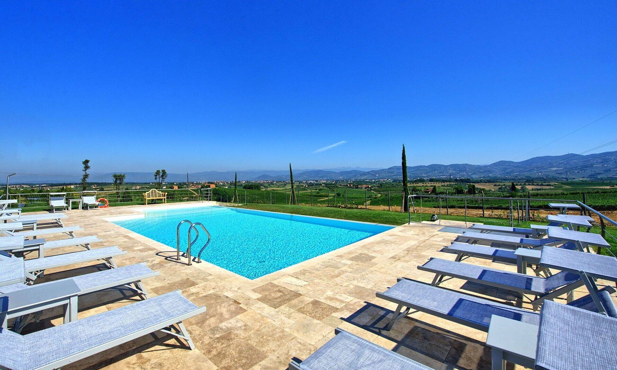 Vinci Apartment | Cosy apartment for 6 guests with WIFI, A/C, pool, TV and panoramic view