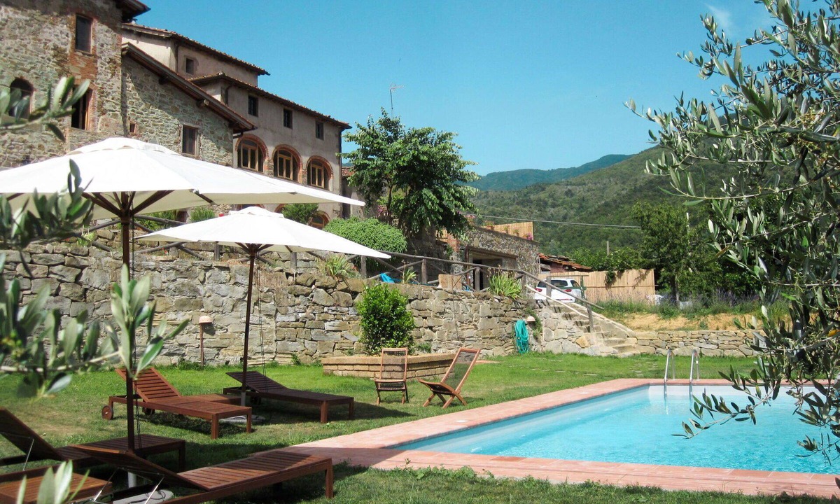 Pian di Sco House | Cosy apartment in villa for 4 guests with pool, WIFI, TV and terrace