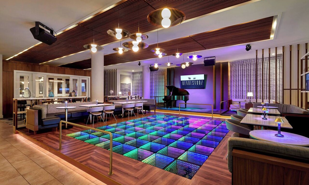 Seton Hotel | Courtyard by Marriott Calgary South