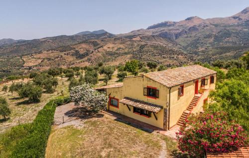 Collesano Apartment | Cozy Apartment In Collesano Pa