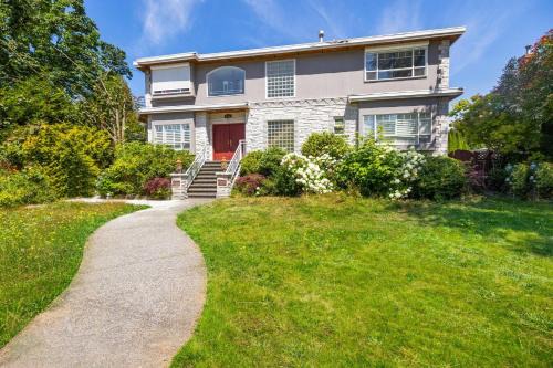 Dunbar House | Cozy Huge Primary Suite Near UBC YVR Airport