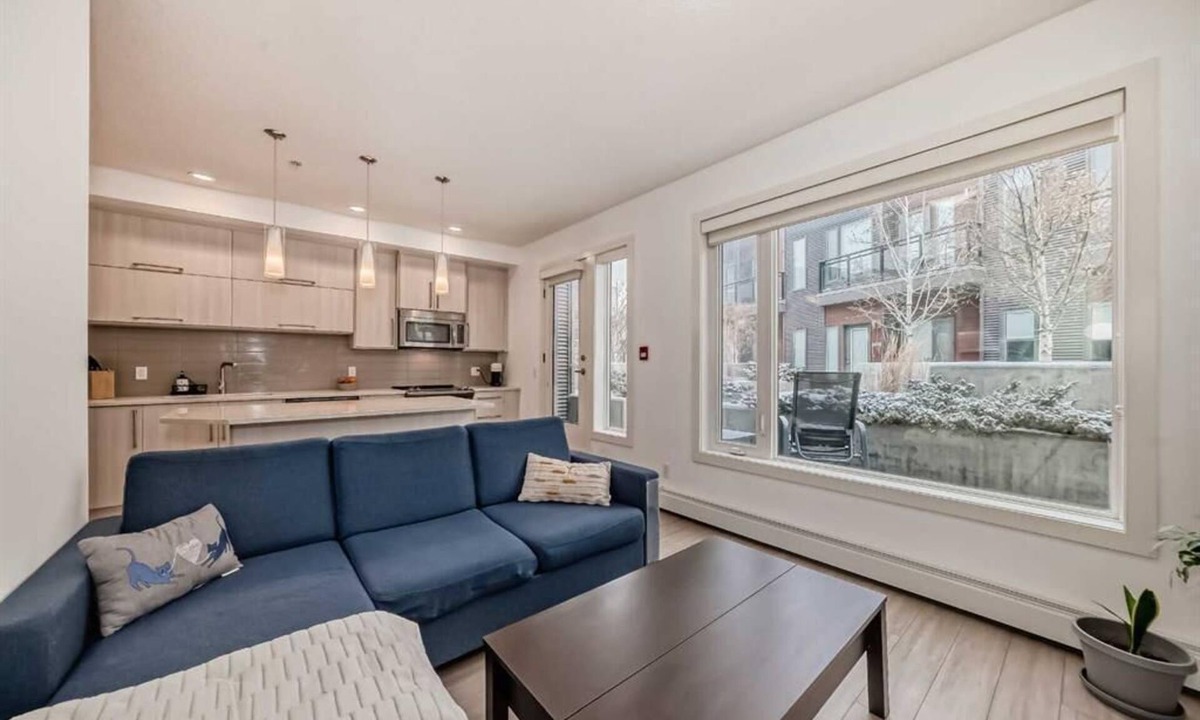 Southwest Calgary Apartment | Cozy Modern Mission 1 BR 5minDT Heated Prk SPA