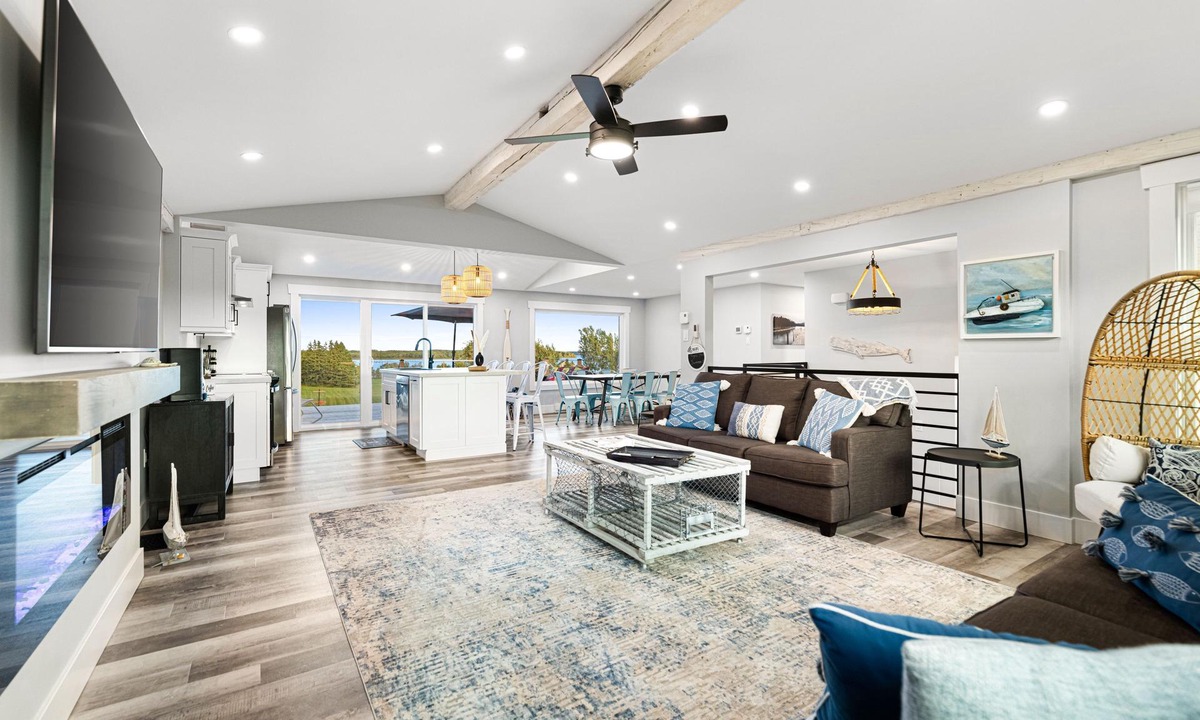 Cormierville Ski Chalet | Cozy & Modern Oceanview Cottage W/hot Tub