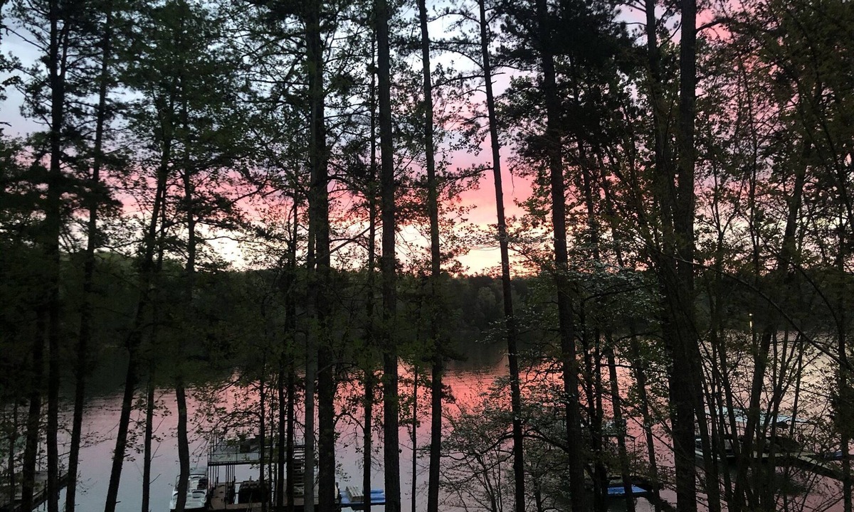 Fair Play House | Cozy Pet Friendly Cottage, 2 story Deep Water Dock - bring your boat!