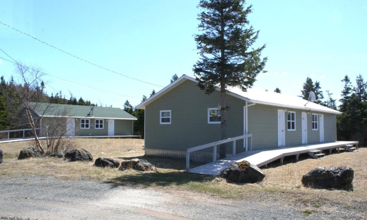 Trout River Cabin | Crocker Cabins Unit 4 offers a self‑contained efficiency unit in Gros Morne.
