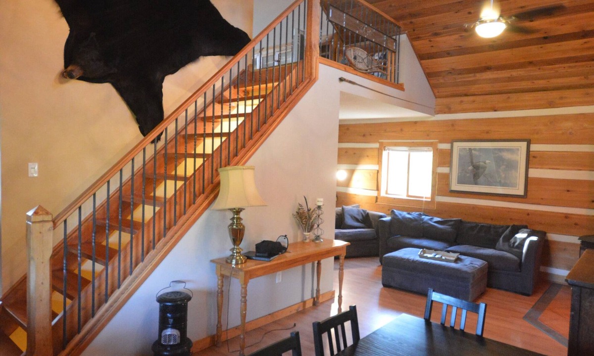 Hillcrest Mines Cabin | Crowsnest Riverside Cabin- 42 km from Castle Mountain Ski Resort