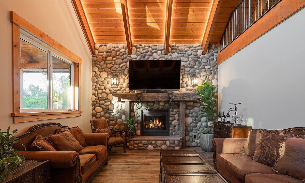 Langley Cabin | Custom Gorgeous New Chalet style cabin