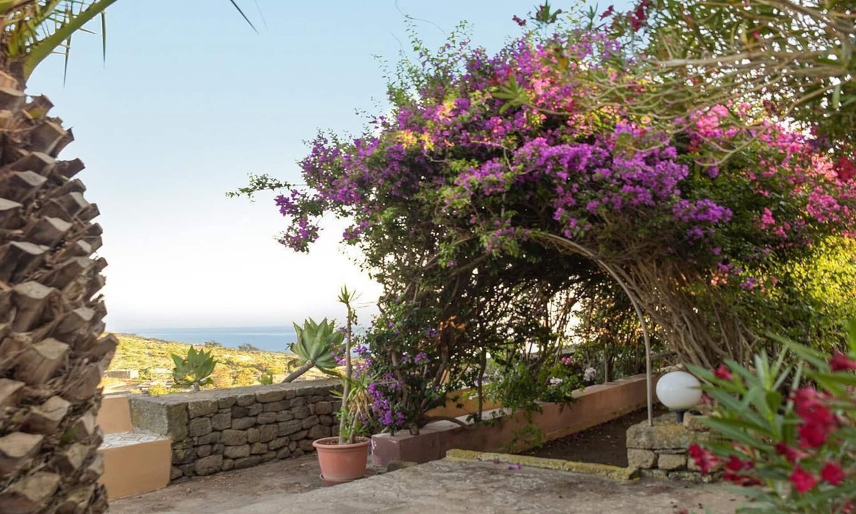 Pantelleria Villa | Dammuso Blanco - Isola Di Pantel.