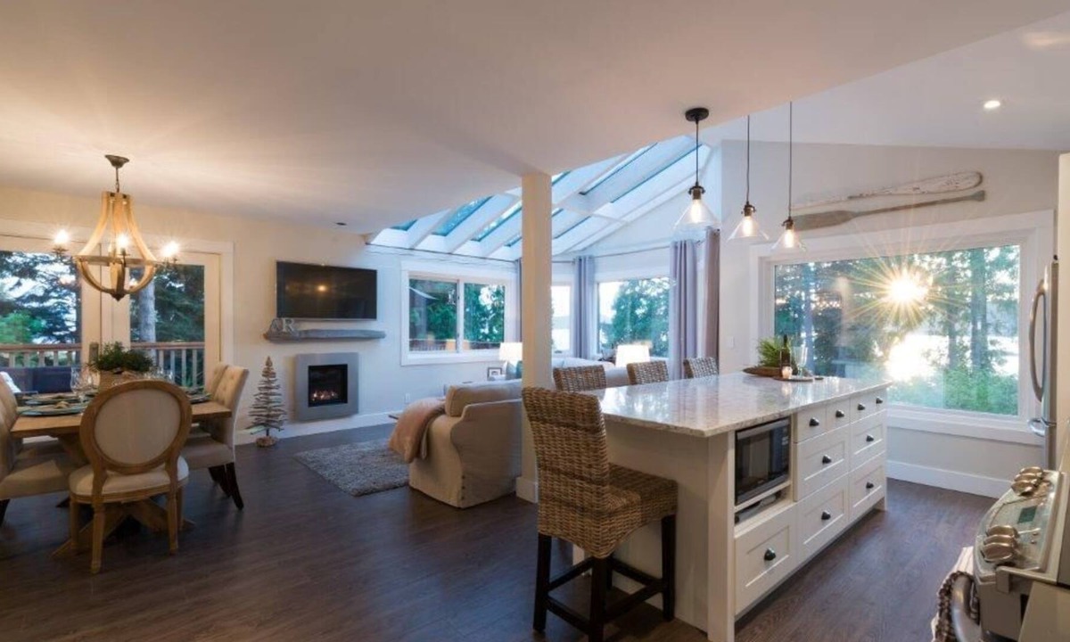 Halfmoon Bay Cottage | Deluxe romantic couple cottage overlooking the ocean