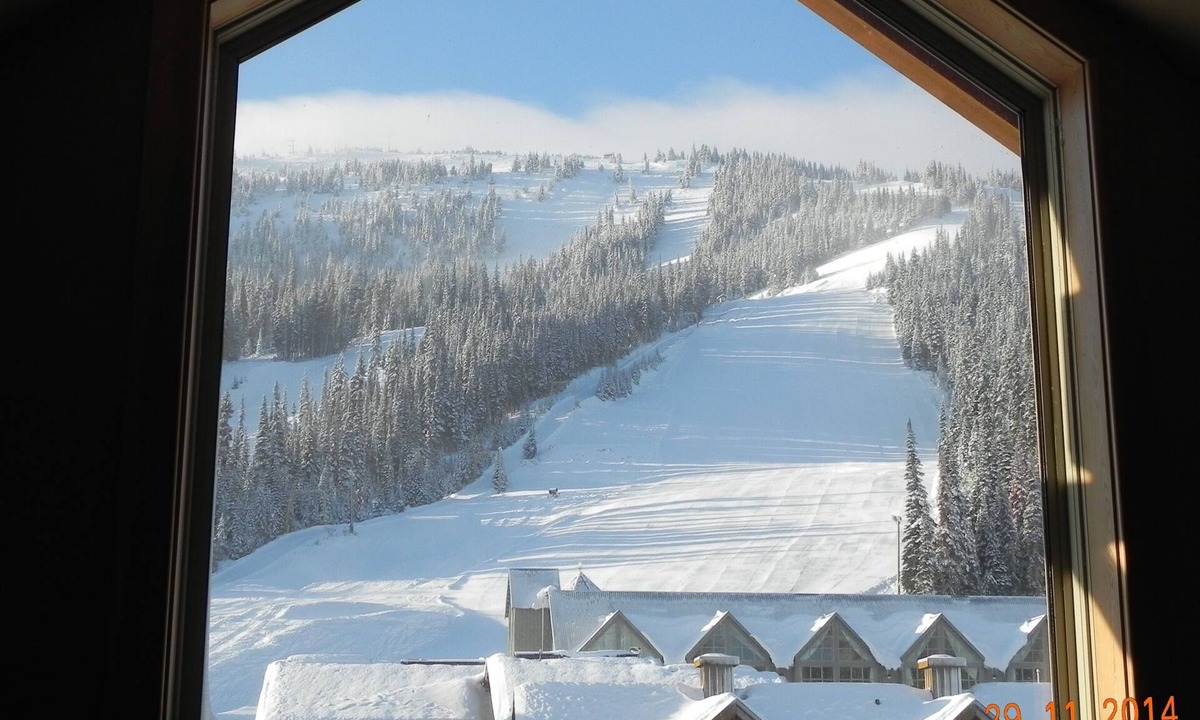 Apex Mountain Condo | Deluxe Ski in/out Condo in Village Centre