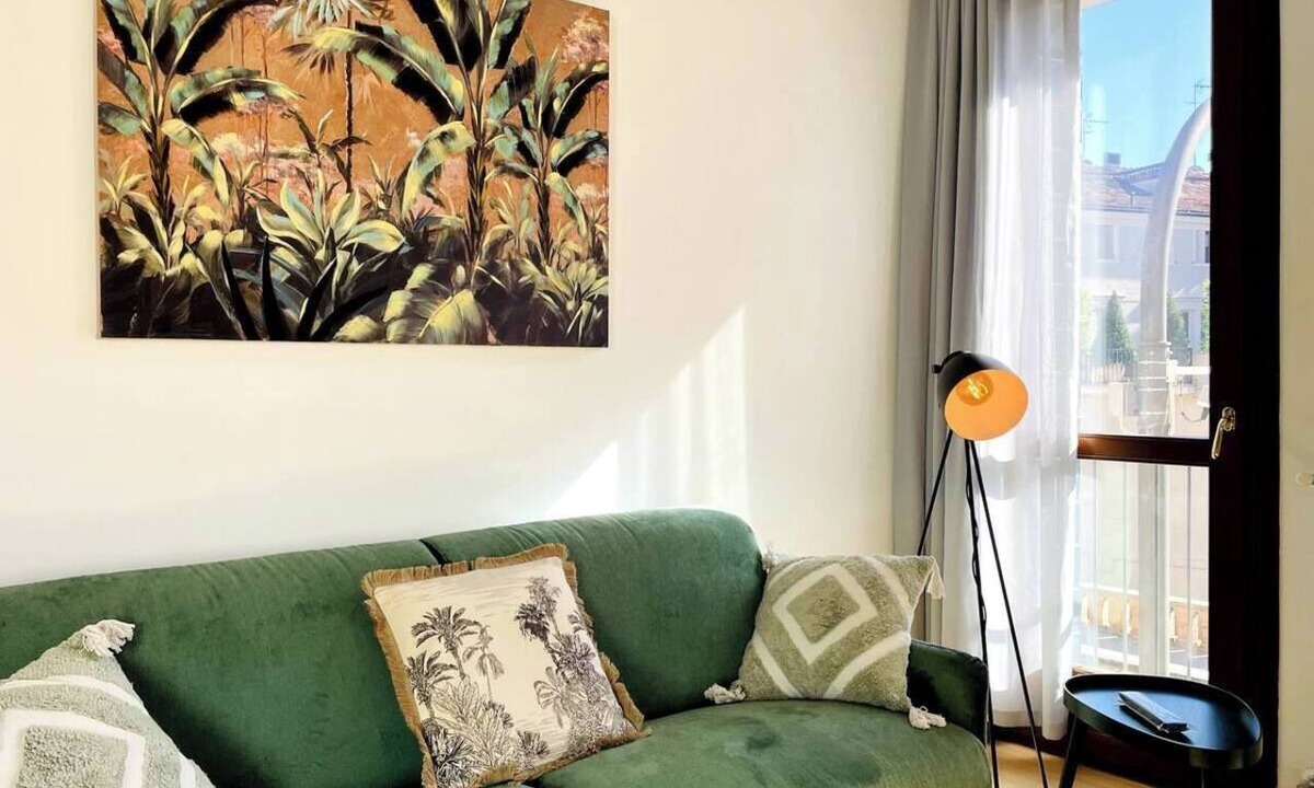 City Center Padova Apartment | Design and comfort with Private Patio, steps from the Basilica of Saint Anthony.