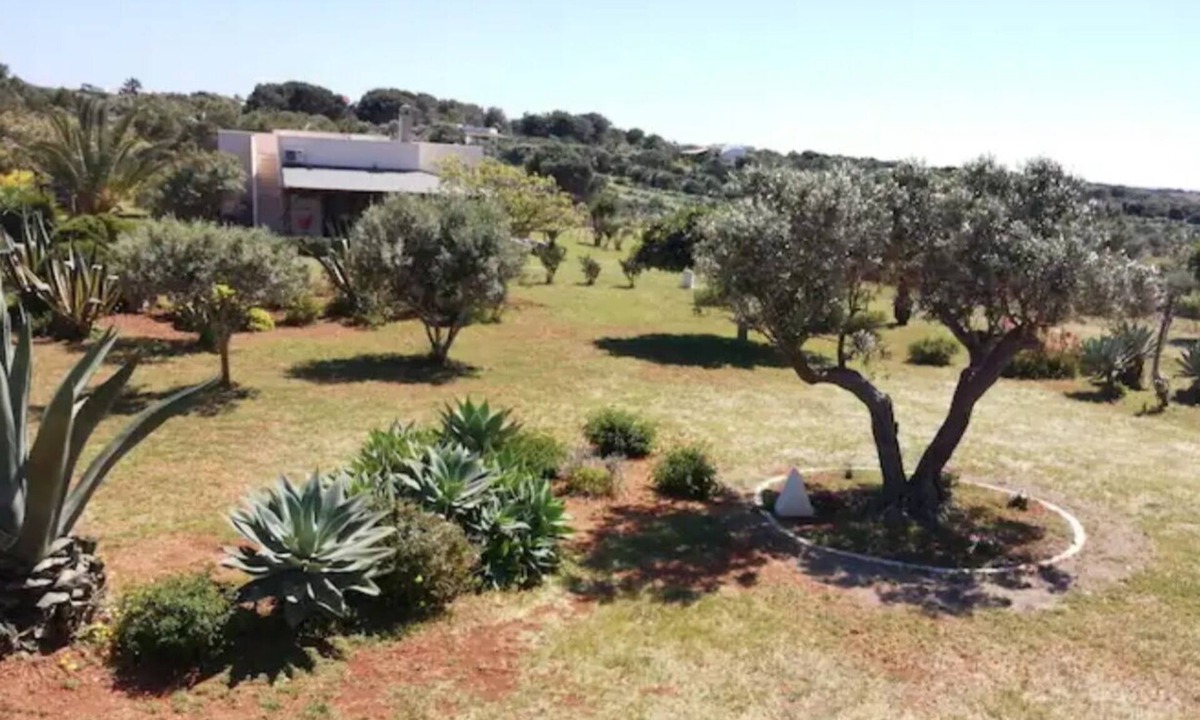 Favignana House | Detached villa in quiet area close to beaches animals allowed