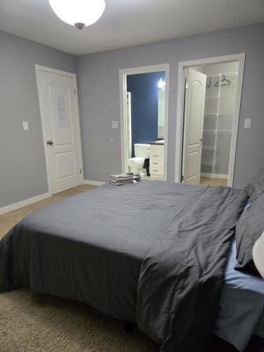 Winnipeg House | Devanshire stay