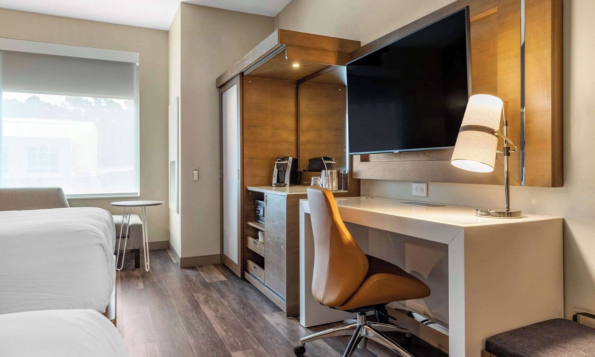 Summerville Hotel | DoubleTree by Hilton Summerville Nexton