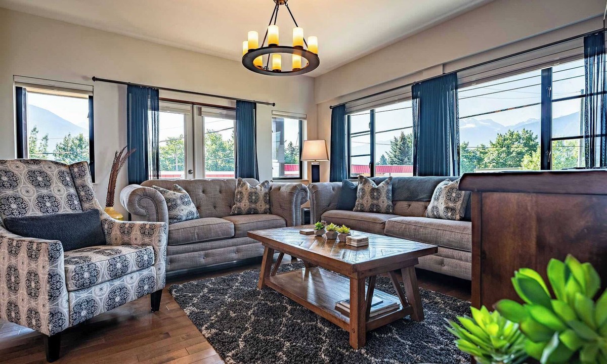Revelstoke Apartment | Downunder Mountain Retreat