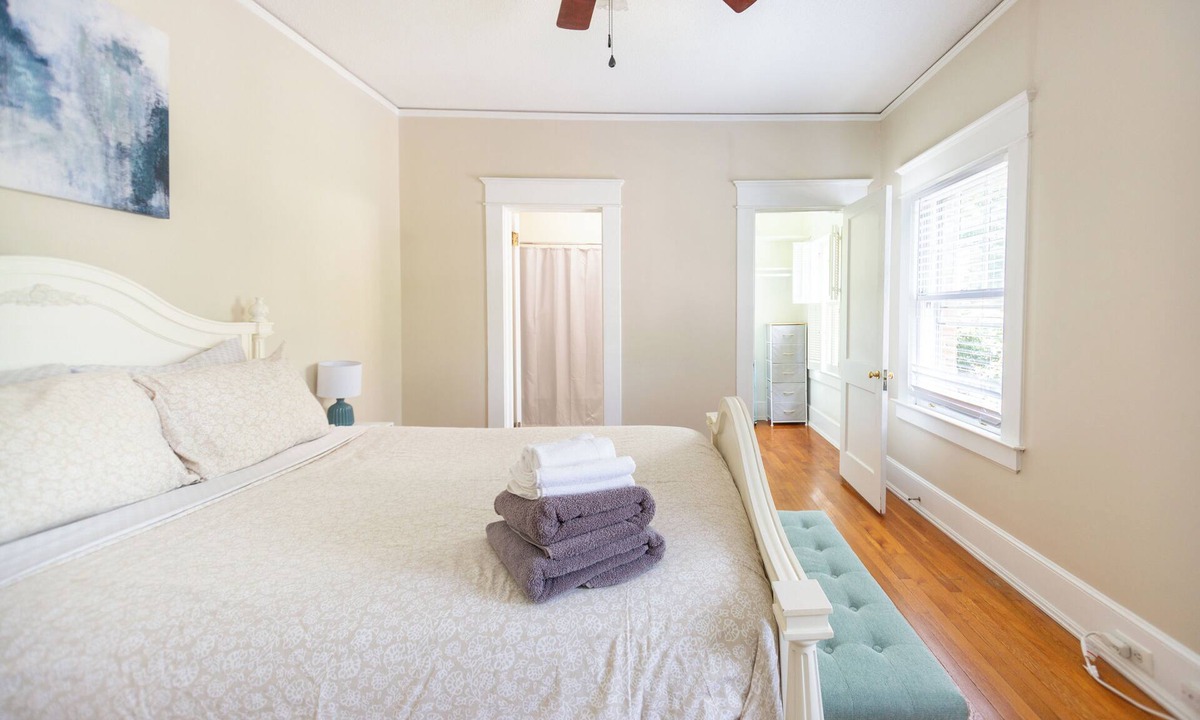 Durham Apartment | Duke Walkable Suite | Historic Trinity Park